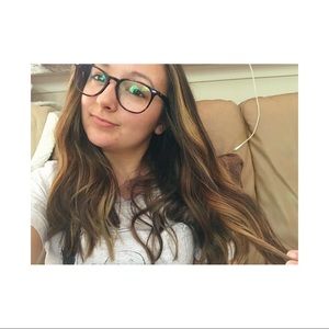 Meet your Posher, Courtney